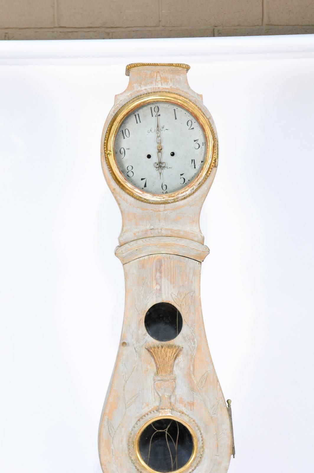 Gustavian Swedish 1840s Painted and Giltwood Mora Clock with Delicate Carved Accents