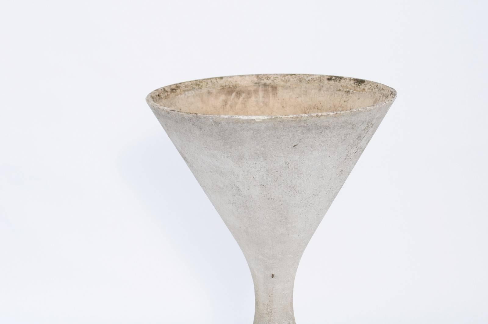 Concrete Willy Guhl Fiber Cement Diabolo Planter from Switzerland from the 1950s