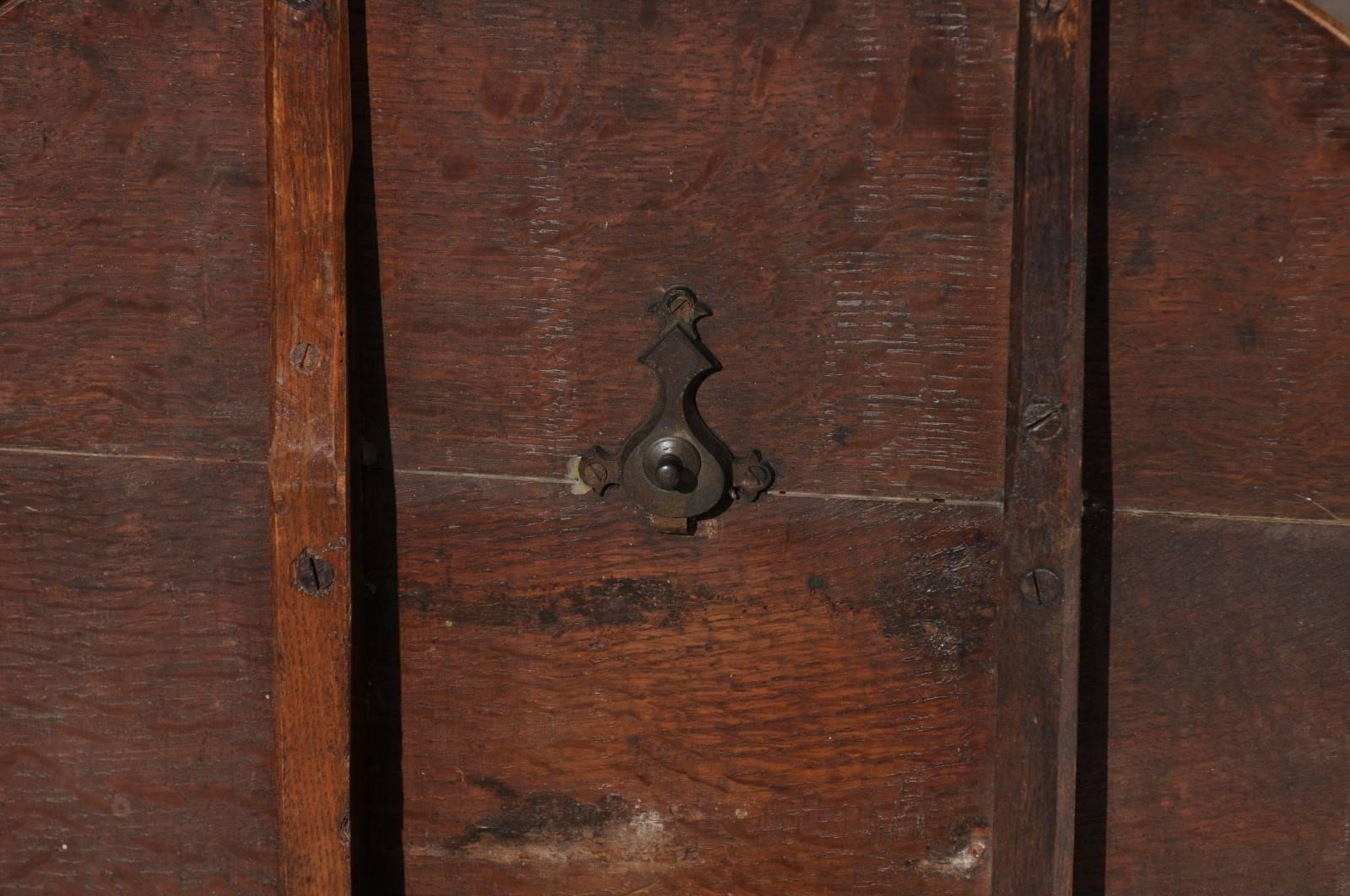 French Oak 19th Century Rustic Tilt-Top Guéridon Table with Pedestal Tripod Base 4