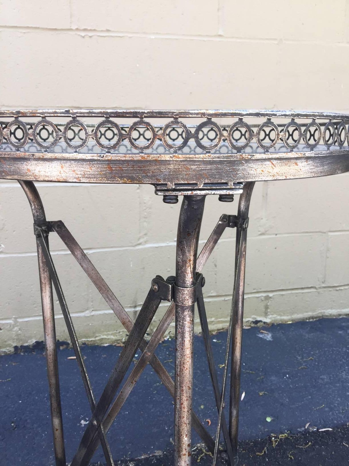 20th Century French Empire Inspired 1940s Iron and Marble Guéridon Table with X-Frame For Sale
