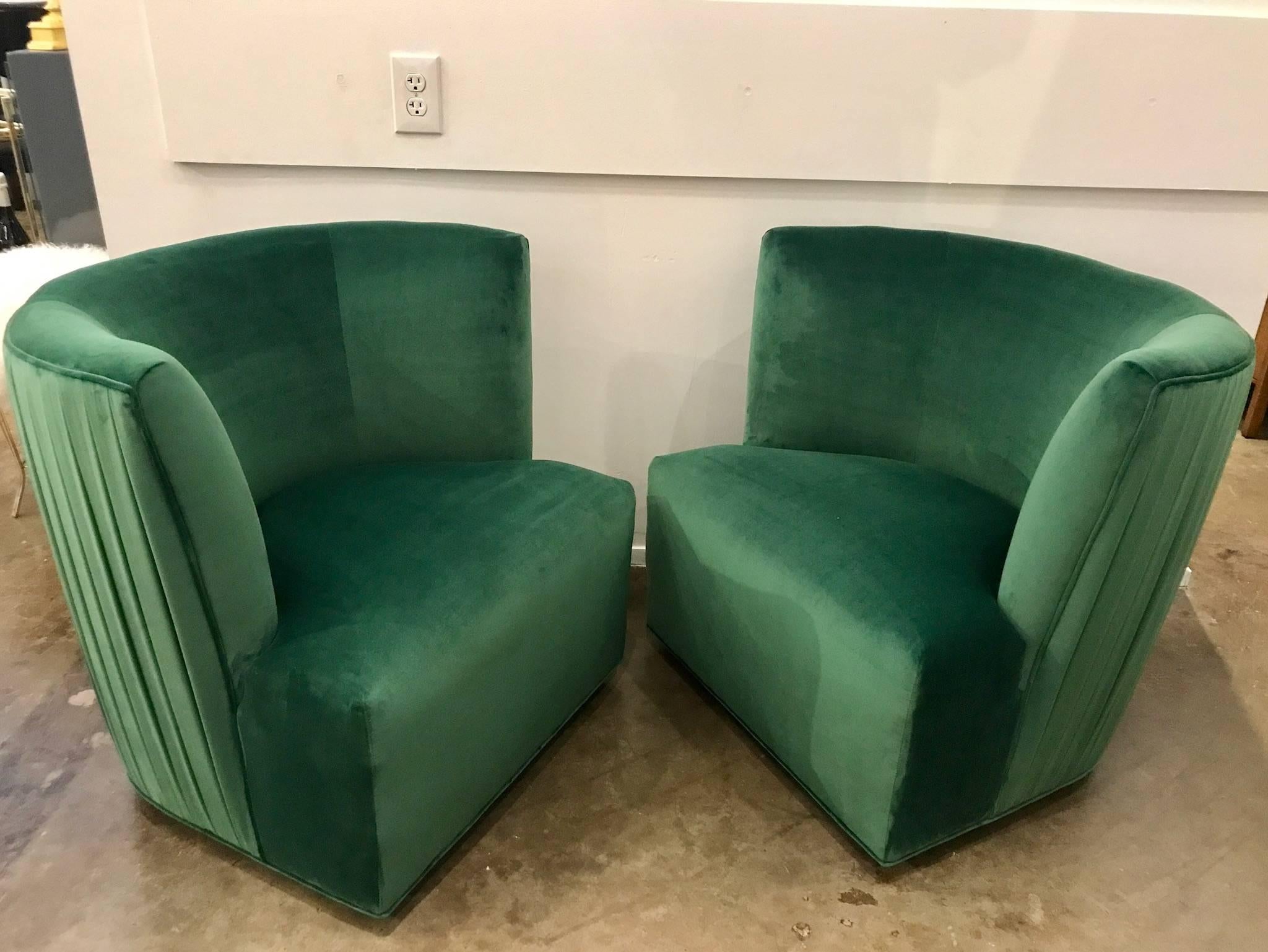 20th Century Modern Pr. of A. Rudin Emerald Velvet Swivel Lounge Chairs In Good Condition In Houston, TX