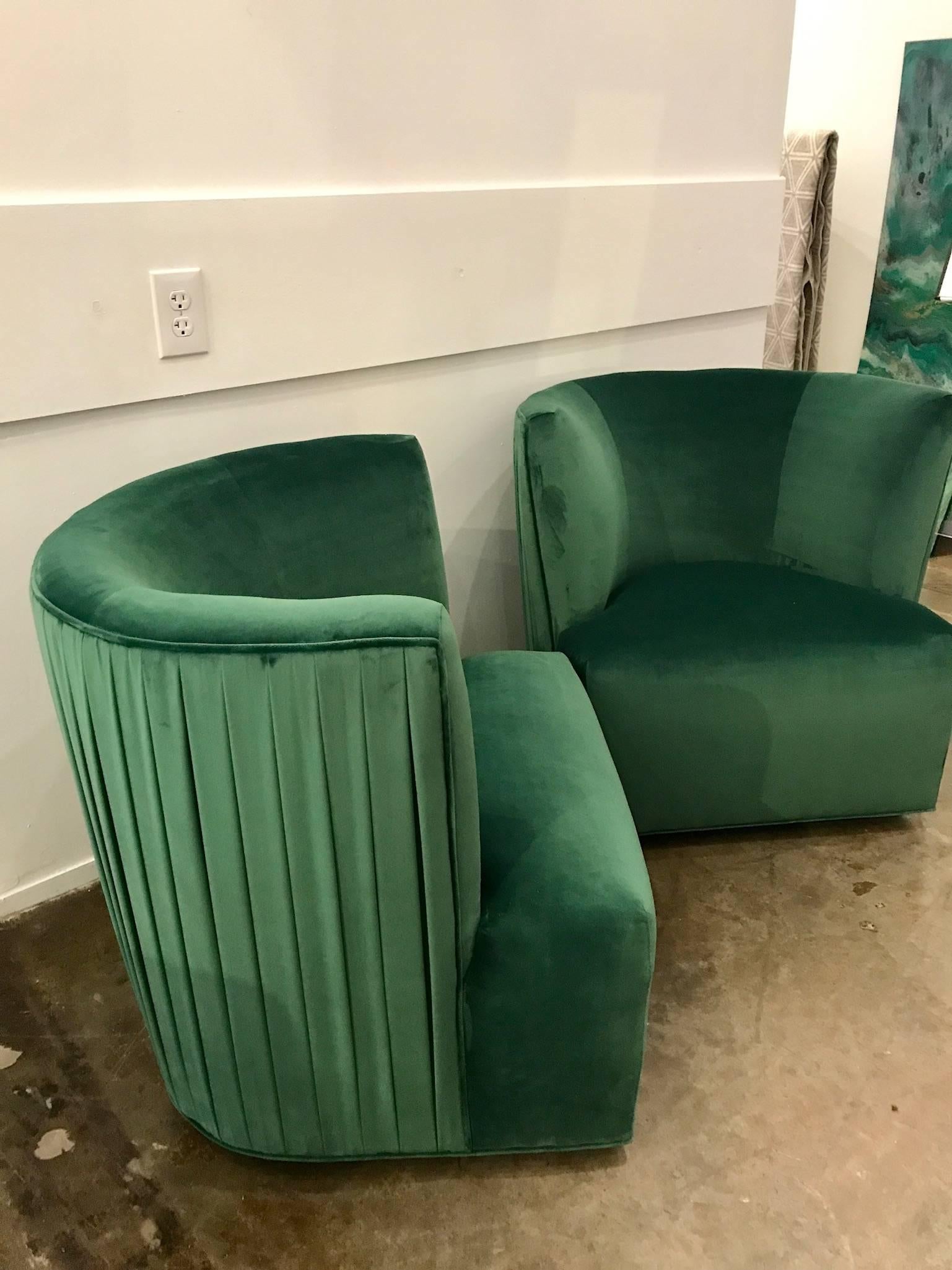 20th Century Modern Pr. of A. Rudin Emerald Velvet Swivel Lounge Chairs 3