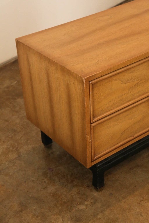 Mid-Century Modern American of Martinsville Walnut Chinoiserie Style Bedside Table / Side Table For Sale