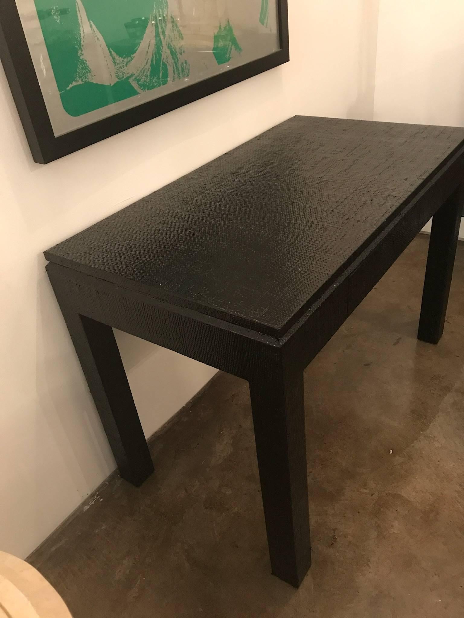 Harrison Van Horn Mid-Century Modern Lacquered Grass Cloth Desk or Writing Table In Good Condition In Houston, TX