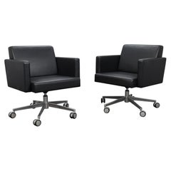 Pair of Leather Swivel Armchairs by Poltrona Frau, Italy, 1990s