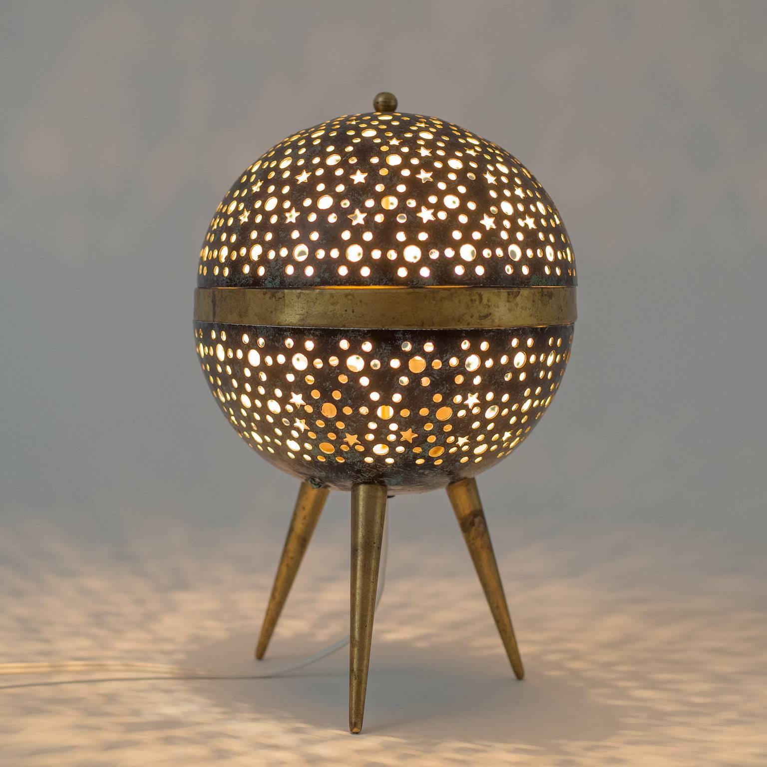Mid-20th Century 1950s French Saturn Table Lamp in Pierced Aluminum and Brass
