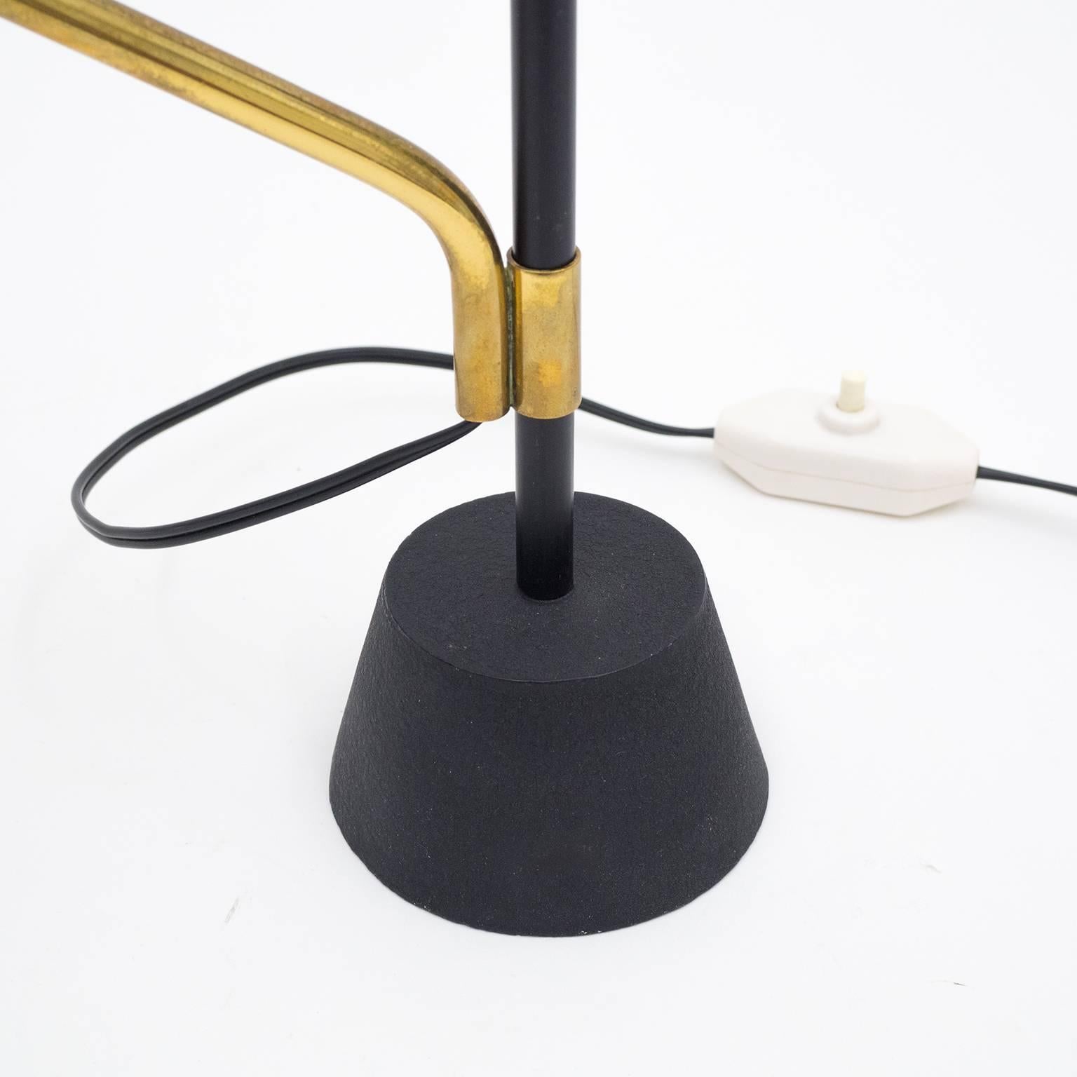 Adjustable Brass Table Lamp, 1950s In Good Condition In Vienna, AT