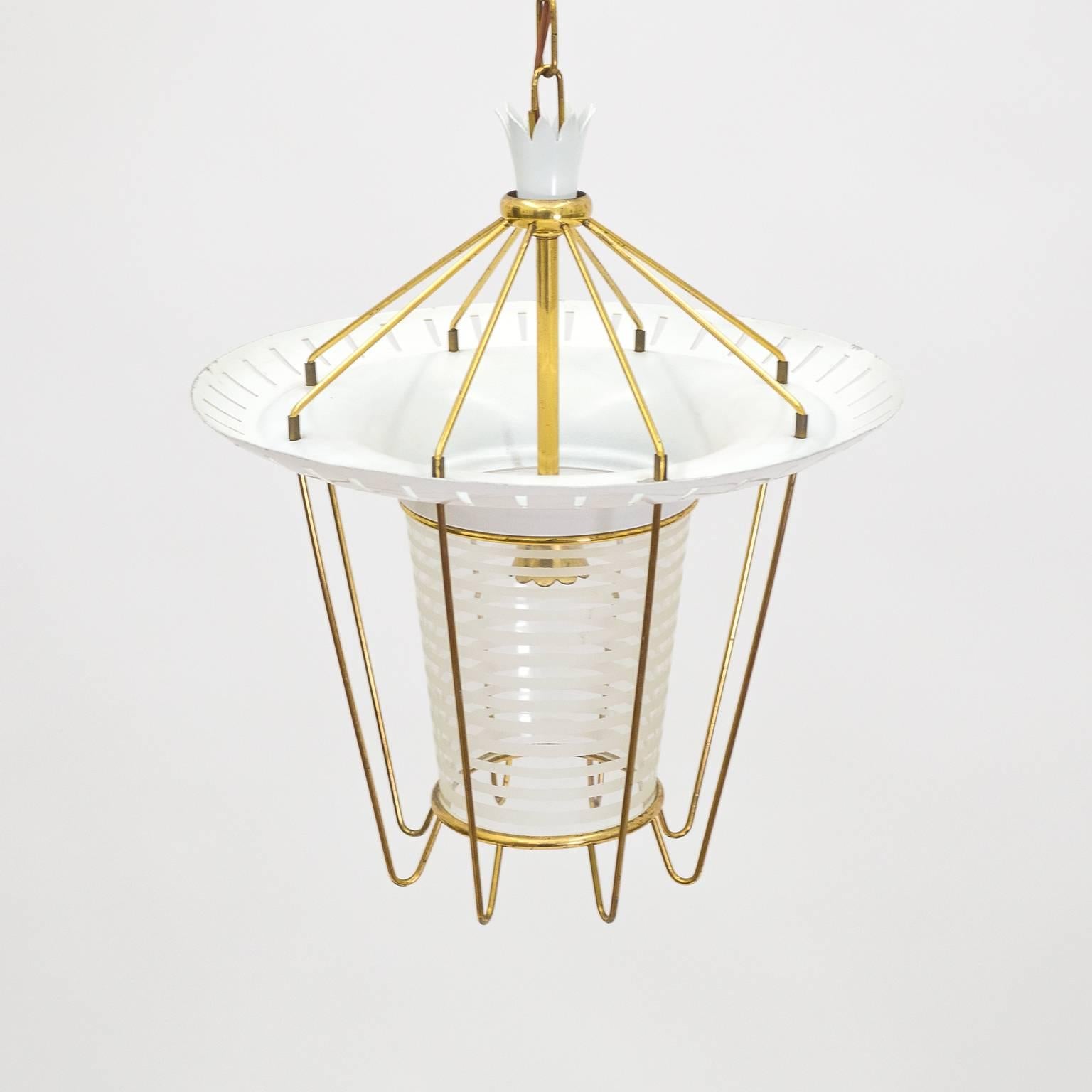 Italian 1950s Lantern in Brass, Glass and Lacquered Aluminum In Good Condition In Vienna, AT