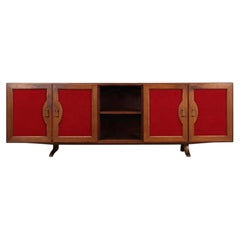 Italienisches Sideboard aus der Mitte des Jahrhunderts, Teakholz und rote Paneele, Messingbeine, 1950er Jahre