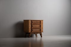 Commode en chêne sculpté avec panneaux en losange, style français, années 1940