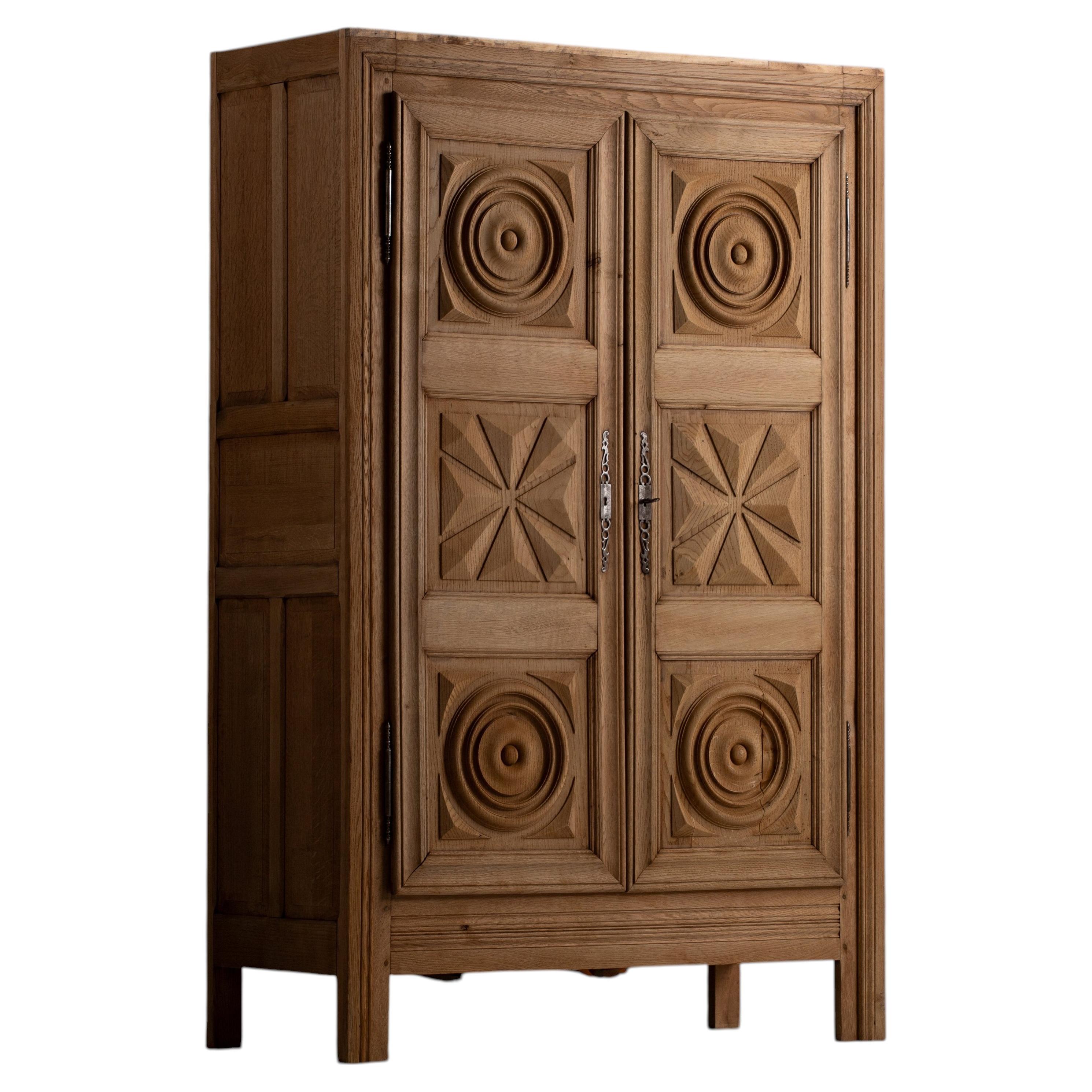 French Stripped Oak Armoire with Carved Rosettes, 1950s For Sale