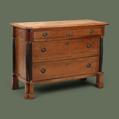 Comò in stile Impero francese, in legno di ciliegio con colonne ebanizzate, 1820 circa