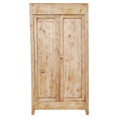 Armoire provinciale française à deux portes, en pin blanchi, années 1940