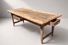 Table de salle à manger de style provincial français, en pin et chêne, avec deux tiroirs, années 1950