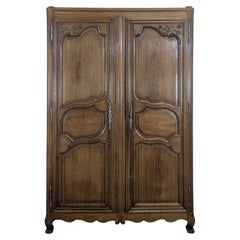 Armoire à deux portes en chêne de style Louis XV, panneaux sculptés, France, années 1900