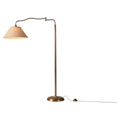 Italienische Schwenkarm-Stehlampe, Messing und Leinenlampenschirm, 1950er Jahre