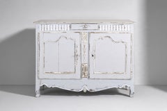 Credenza in rovere a due ante in stile provenzale Luigi XV, verniciata di grigio, anni '10 del Novecento
