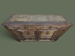 Im Stil von Charles Dudouyt, geschnitztes Eichenholz-Buffet, Frankreich, 1940er Jahre