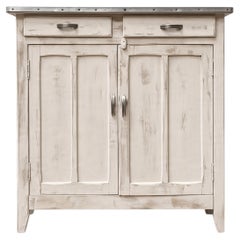 Credenza a due ante in stile provenzale francese, pino verniciato, piano in zinco, anni ’30
