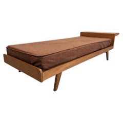 French Mid-Century Daybed with Integrated Shelf, Solid Oak, 1950s