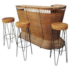 French Curved Rattan and Wicker Standing Bar with Three Stools, 1950s