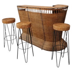 French Curved Rattan and Wicker Standing Bar with Three Stools, 1950s