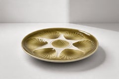 Plato de cerámica para ostras «Moulin des Loups», esmalte verde «Salterène», Francia, década de 1960
