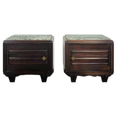 Paire de tables de chevet Art déco françaises, en acajou et marbre vert, années 1940