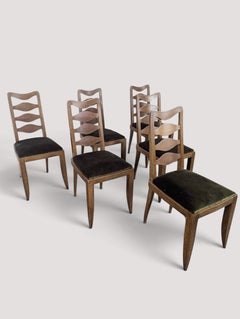 Lot de six chaises de salle à manger françaises de style Art déco en chêne, avec dossier en forme d'échelle en losanges, années 1940