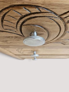 Comò Art Déco francese, in rovere intagliato, tre cassetti, anni ’30