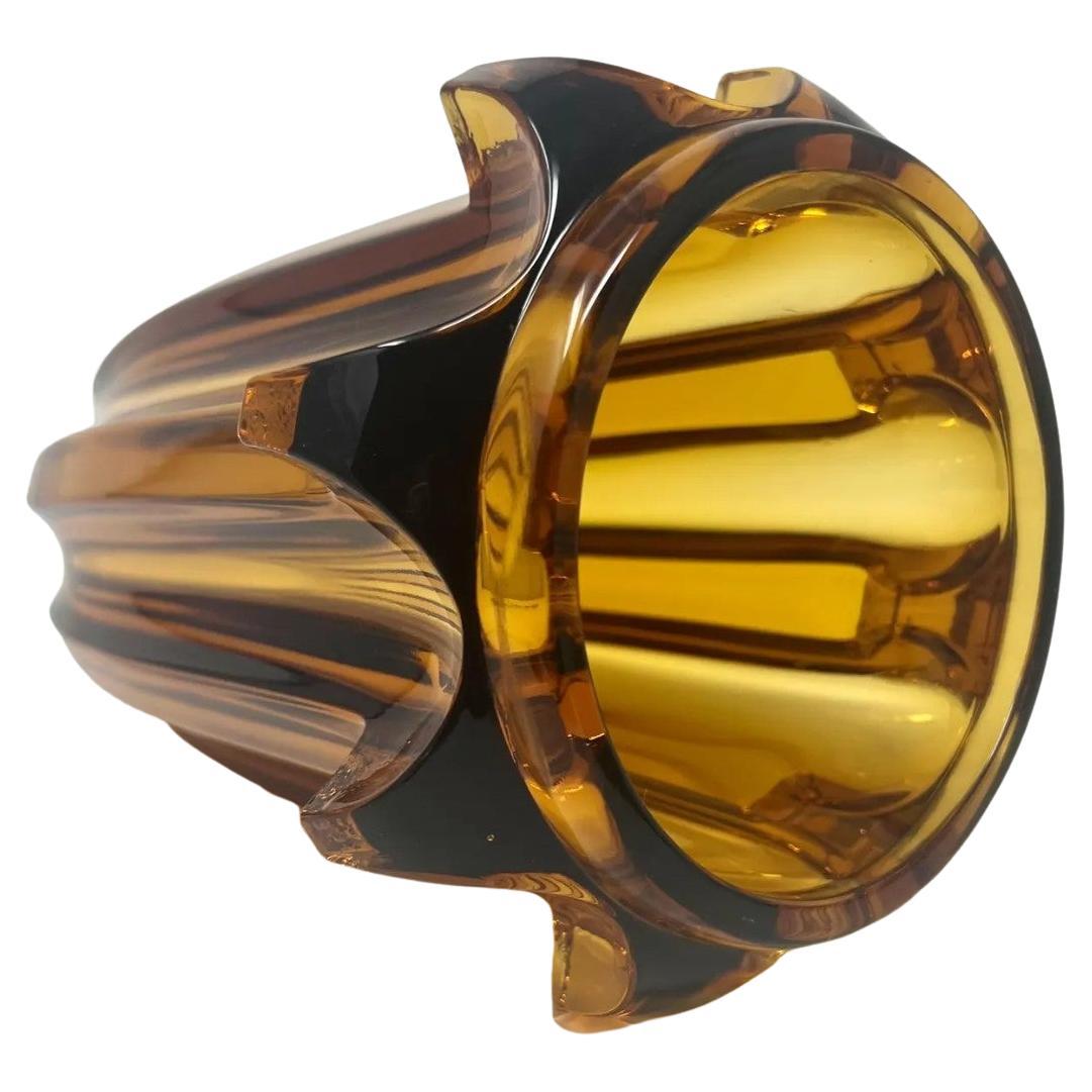 Art Deco Bernsteinglasvase aus den 1930er Jahren von Rudolf Schrötter für Moser im Angebot