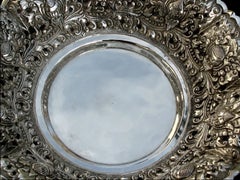 Rare Antique Yogyakarta Silver Tripod Presentation Plate, Indonesia, 1940-1950.