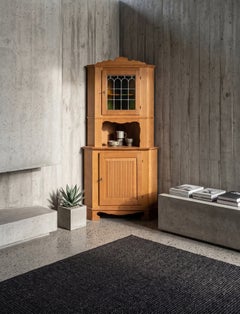 Mobile angolare danese in rovere in stile brutalista con vetro piombato, anni ’60