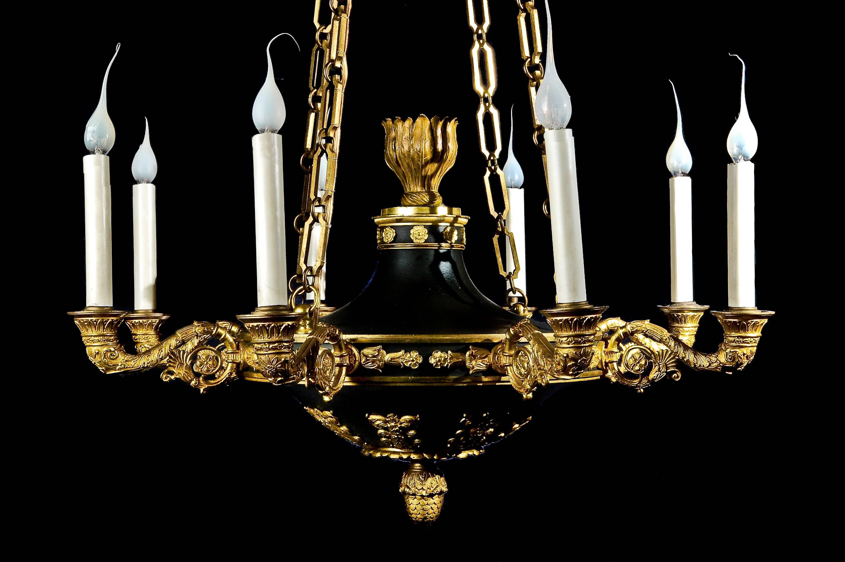 Fine Antique French Empire Neoclassical Gilt and Patina Bronze Chandelier In Good Condition For Sale In New York, NY