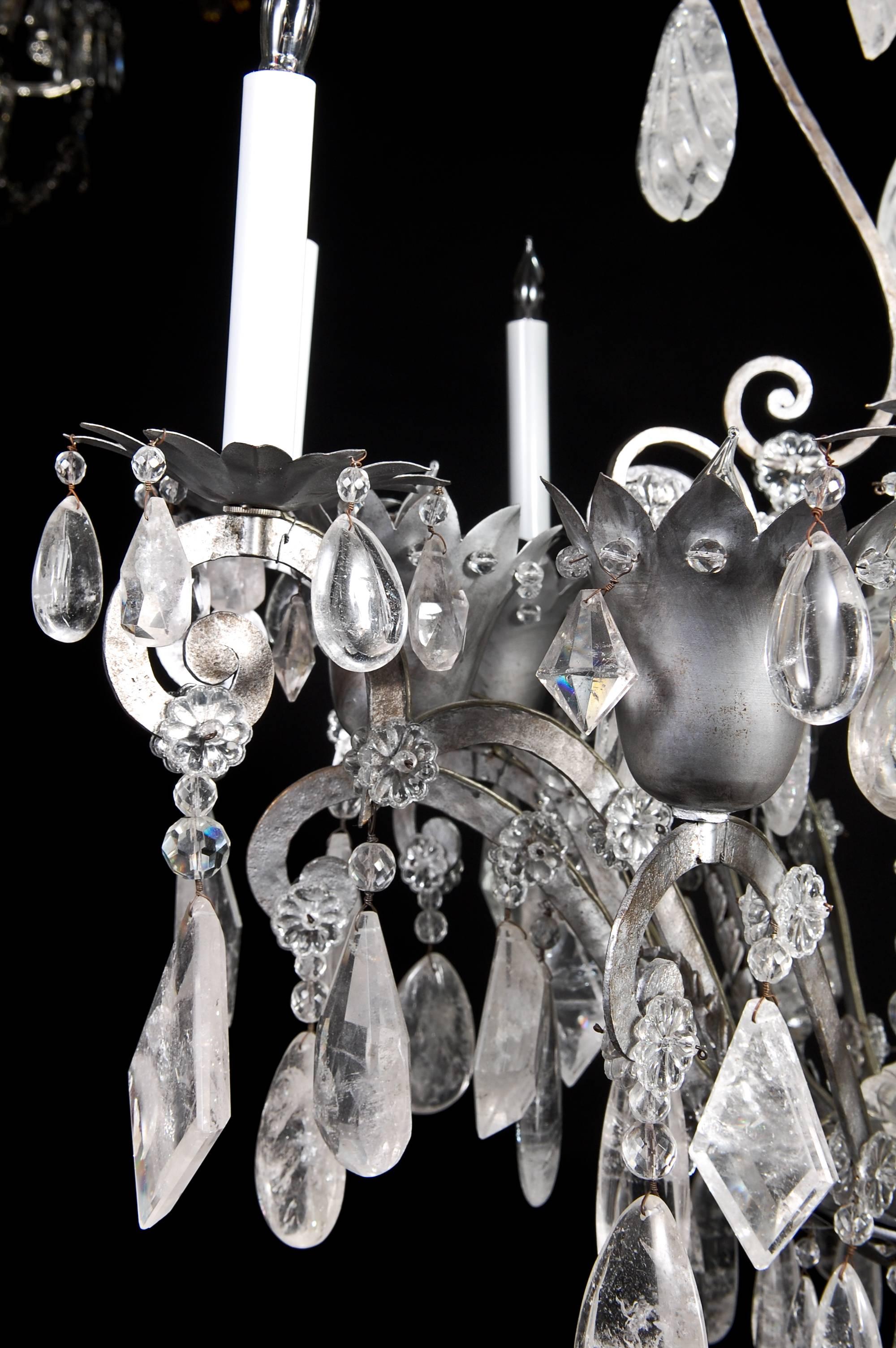Raffinato lampadario francese di cristallo di rocca argentato e tagliato in stile Bagues In condizioni buone in vendita a New York, NY