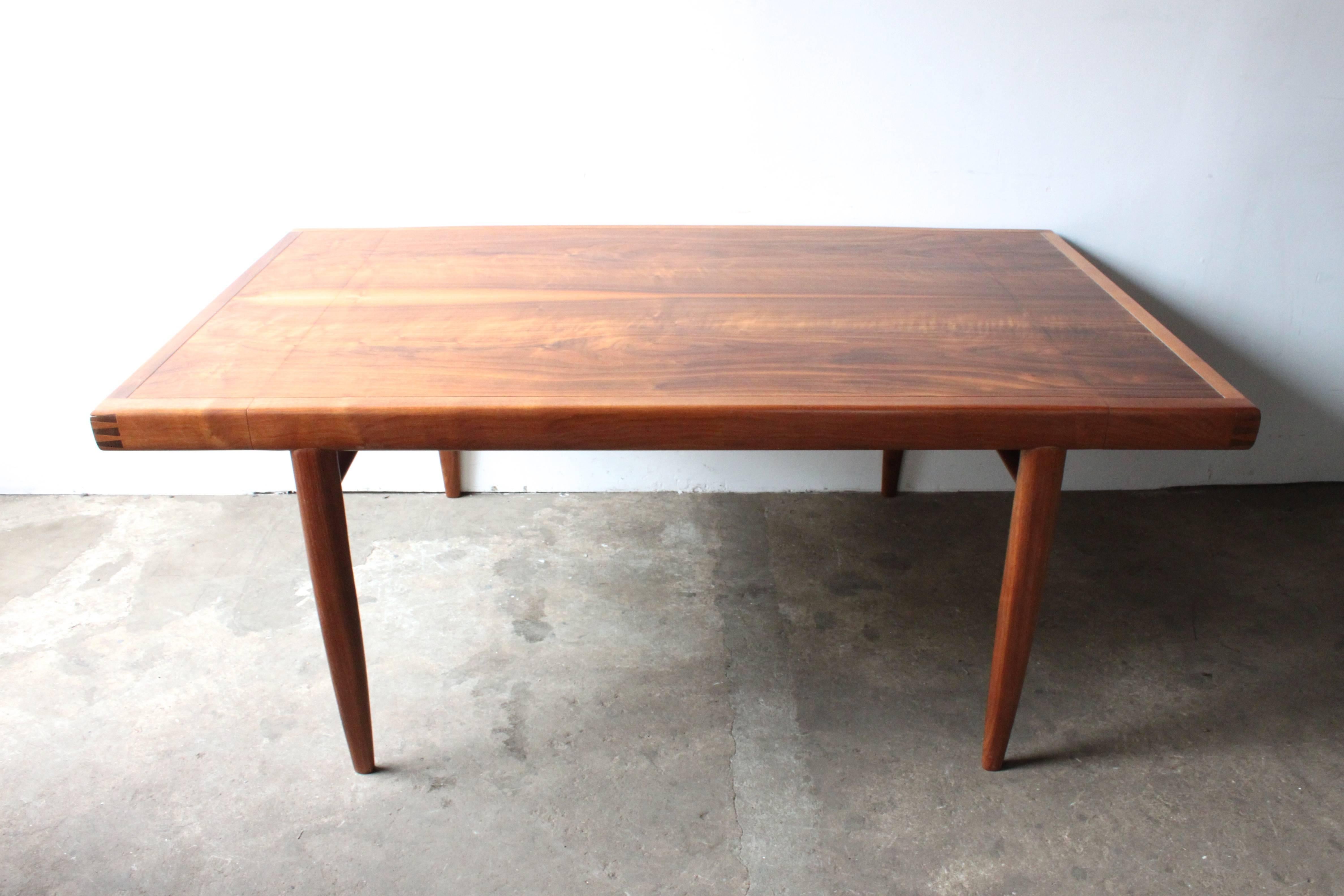 Walnut Dining Table by George Nakashima for Widdicomb In Good Condition In Brooklyn, NY