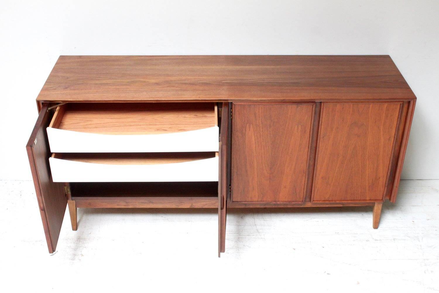 Mid-Century Modern Walnut Martinsville Credenza For Sale