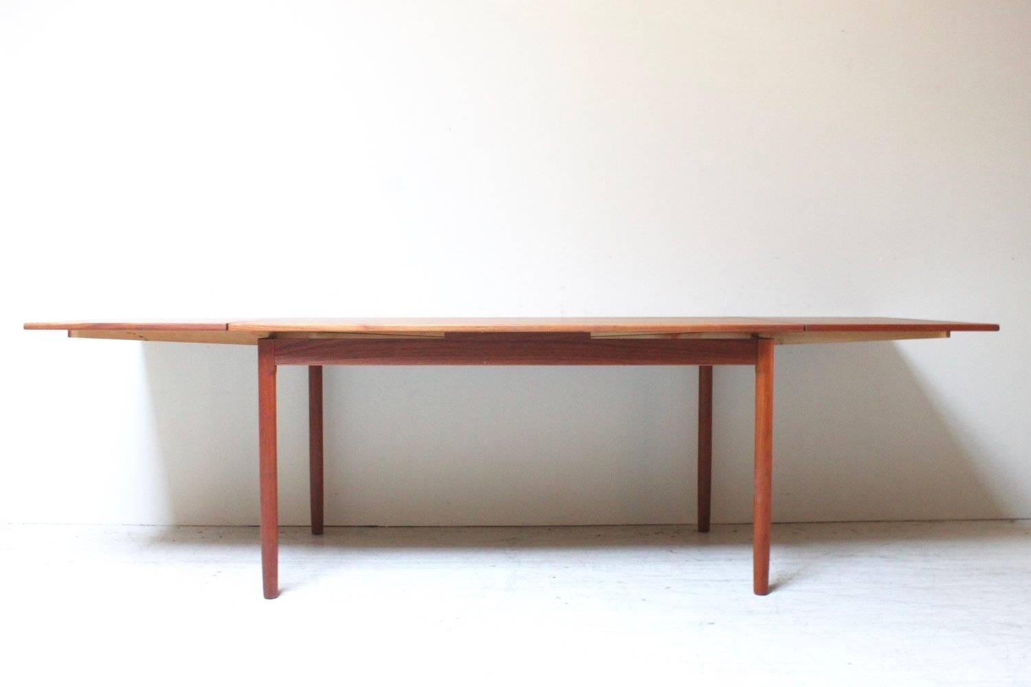 Danish Modern Teak Dining Table In Good Condition For Sale In Brooklyn, NY