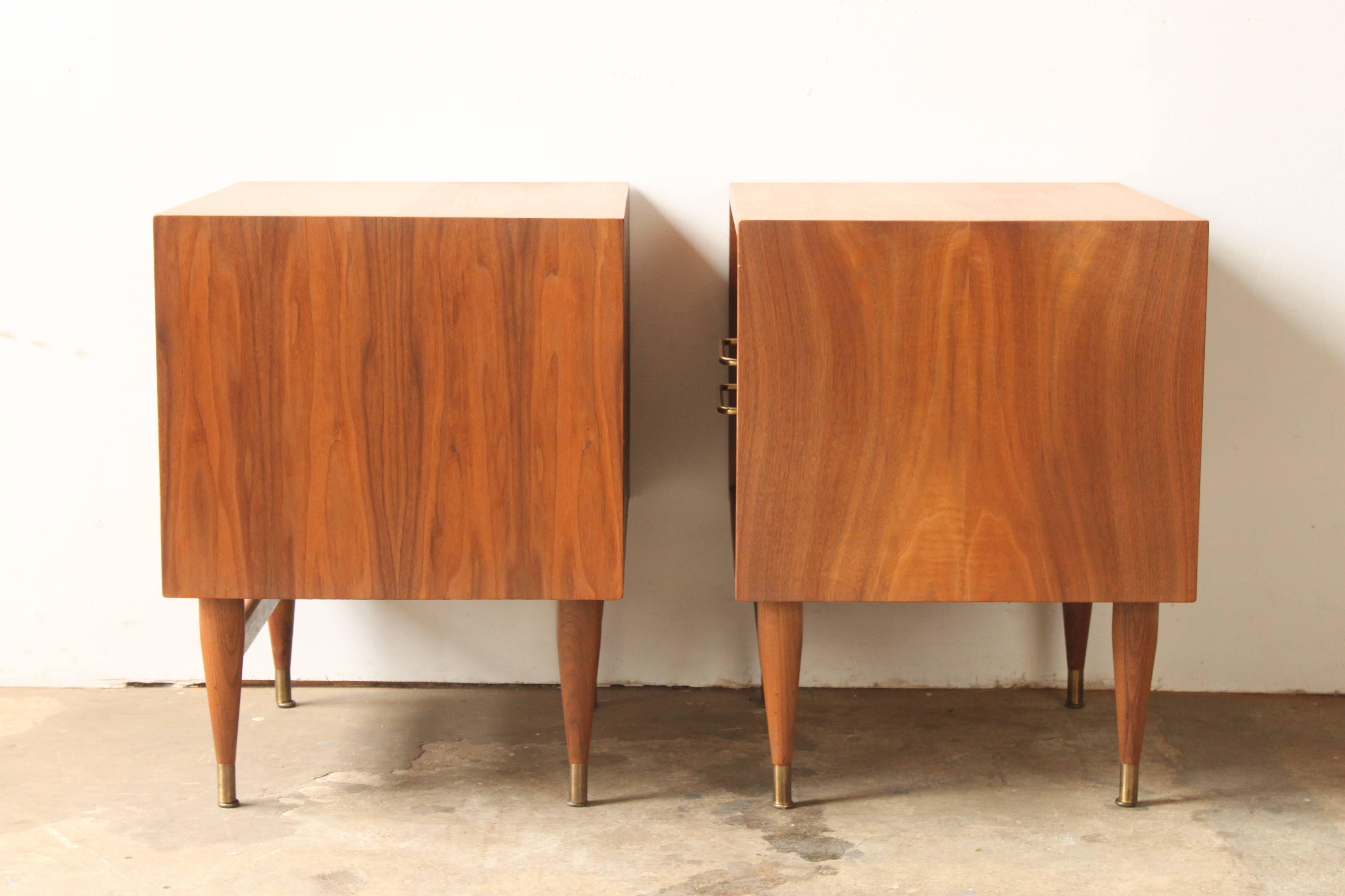 Mid-Century American Walnut Nightstands In Good Condition In Brooklyn, NY