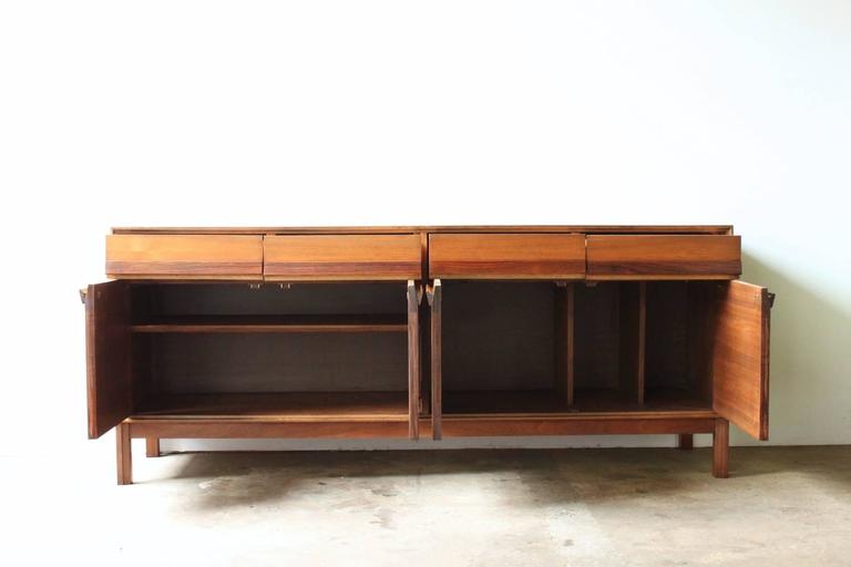 Walnut and Rosewood Credenza by American of Martinsville at 1stdibs - Walnut and Rosewood Credenza by American of Martinsville 2