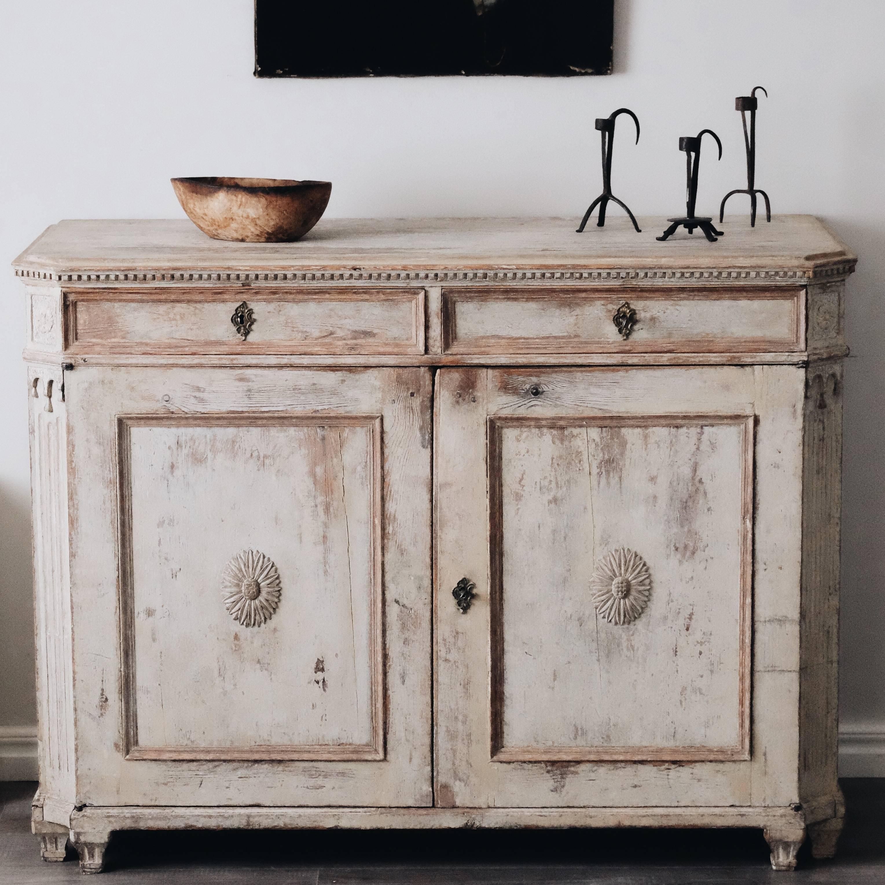 Fine 19th century Gustavian buffet or sideboard in original color. 

Condition: Good.
Wear: Wear consistent with age and use.
Finish: Dry scraped to original color.
Hardware: Original.
Year: circa 1800.
