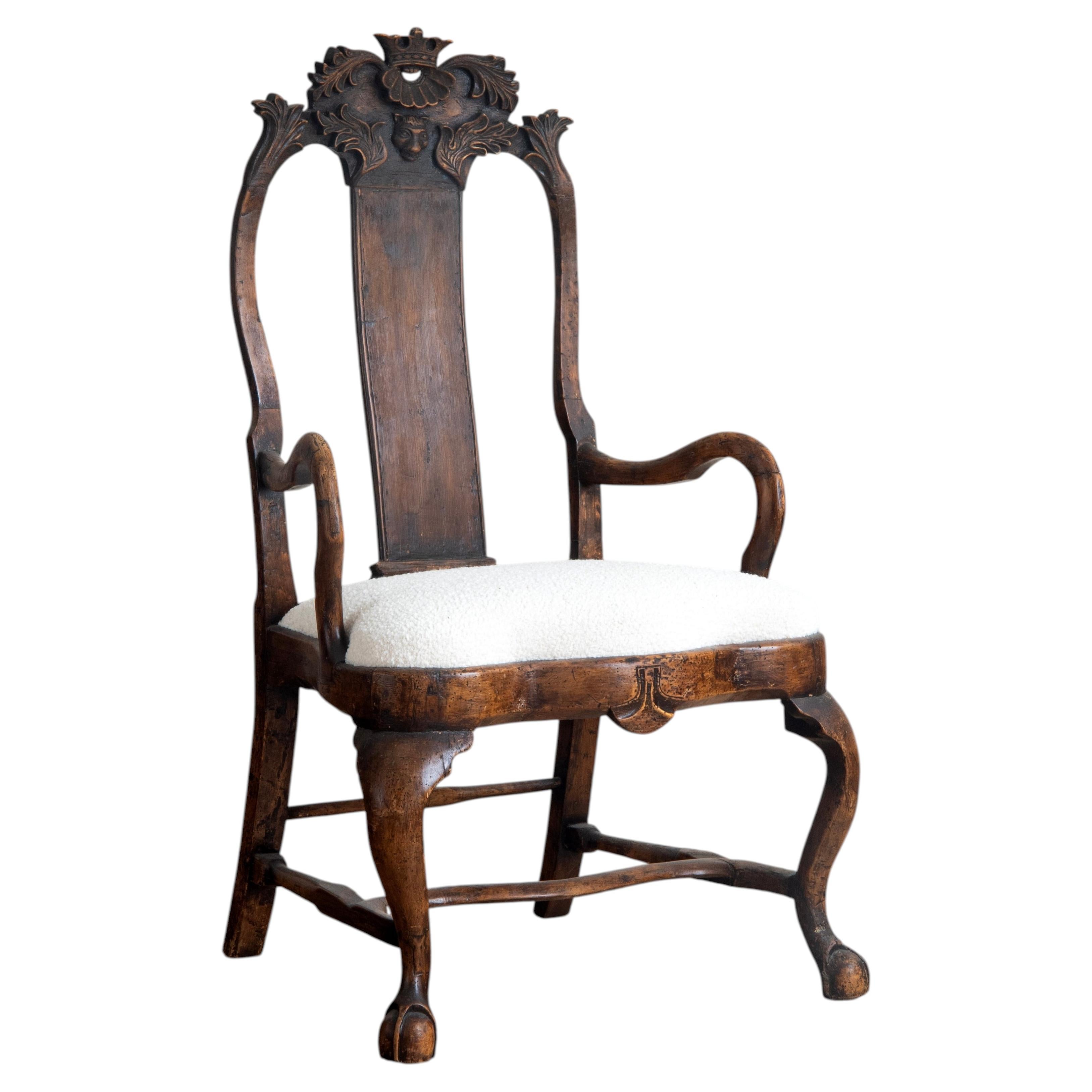 Sillón tallado de estilo barroco sueco del siglo XVIII