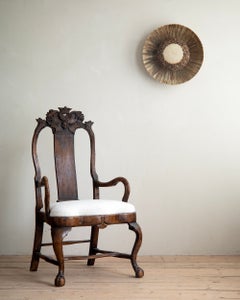 Fauteuil baroque suédois sculpté du XVIIIe siècle