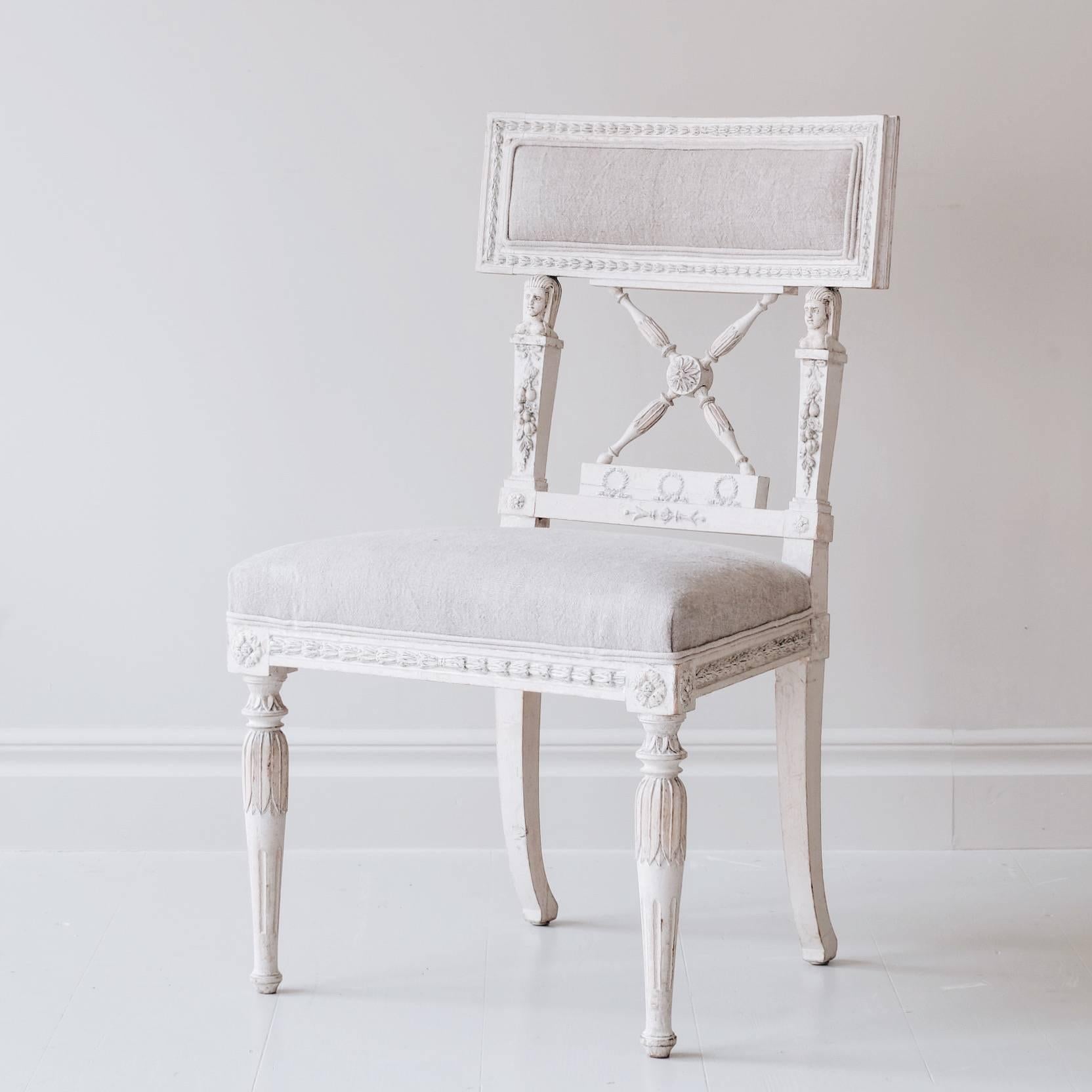 Set of Eight Swedish 19th Century Gustavian Dining Chairs In Good Condition In Mjöhult, SE