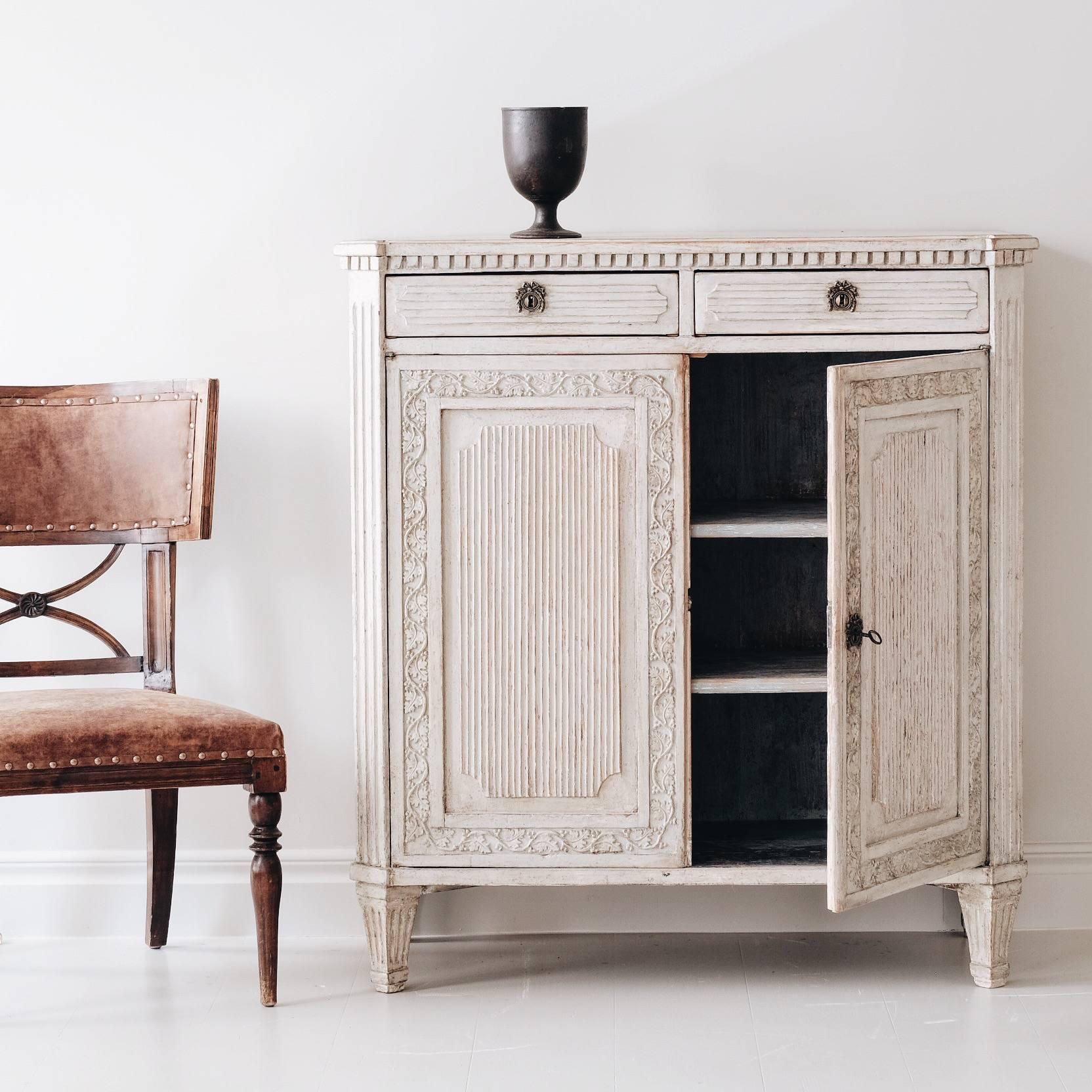 Swedish 19th Century Gustavian Sideboard In Good Condition In Mjöhult, SE