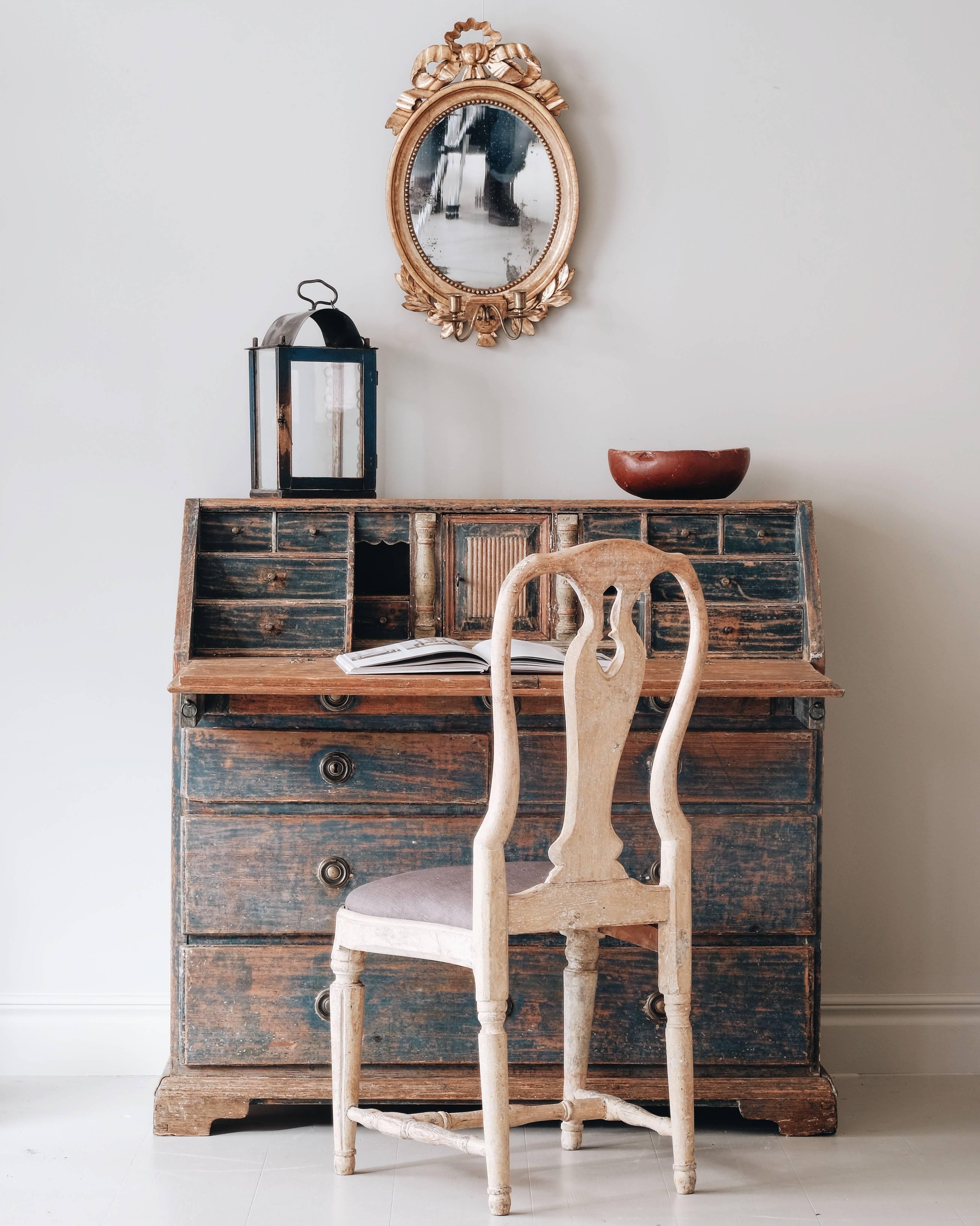 Good 19th century provincial Gustavian secretaire in original colour. Sweden, Signed ALS and dated 1828. 

 
 