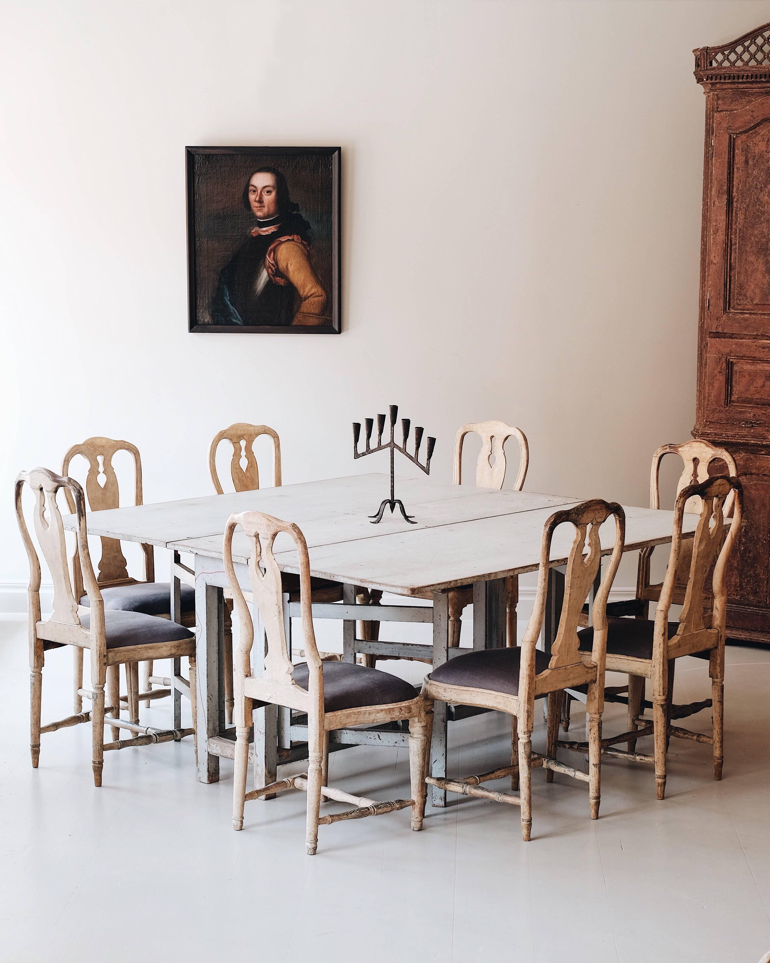 Remarkable and unusually large 18th century Gustavian drop-leaf table in an light grey color with a touch of blue. The table is in original color with minor retouches, circa 1790, Sweden.