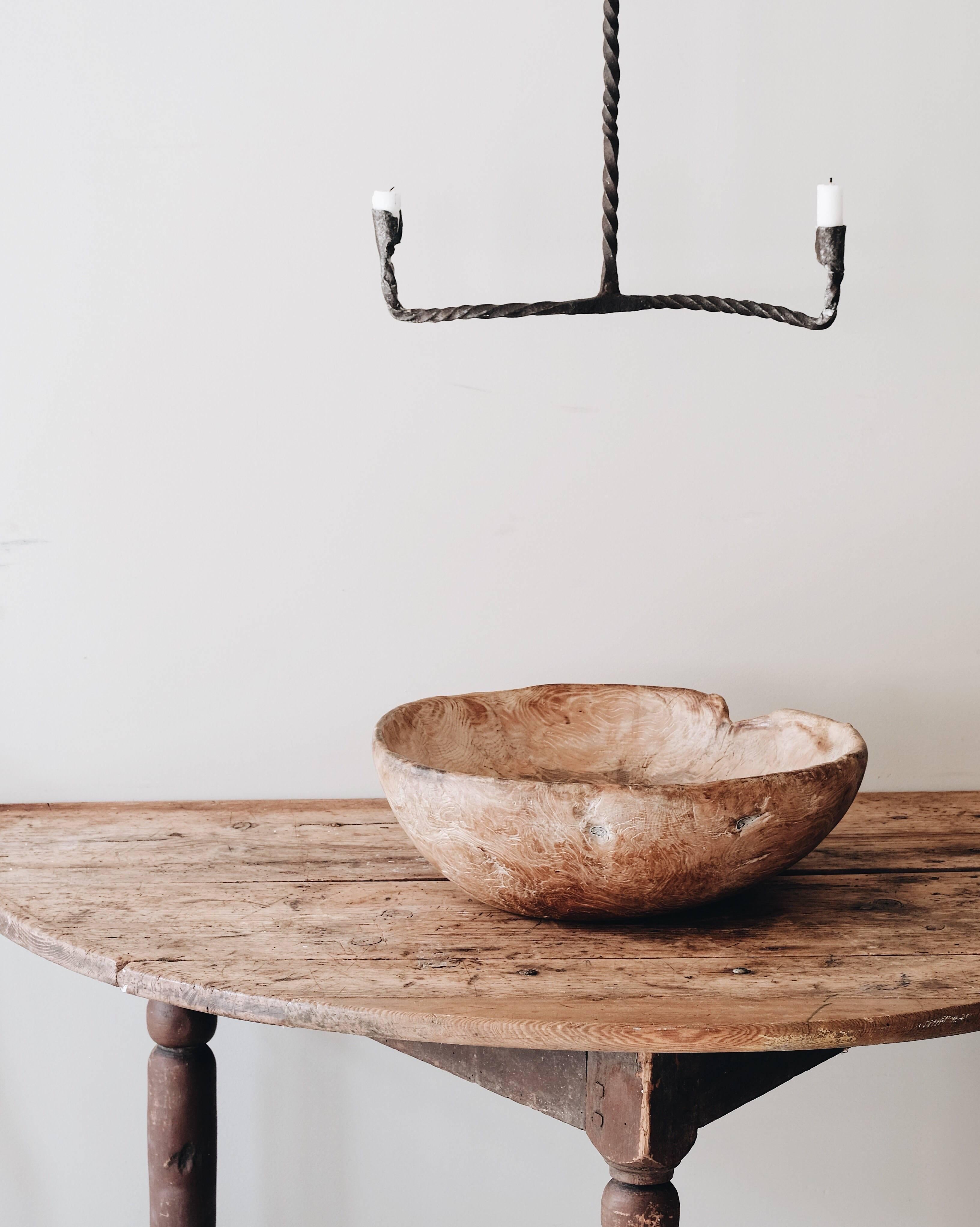 Swedish 18th Century Baroque Demilune Console Table In Good Condition In Mjöhult, SE