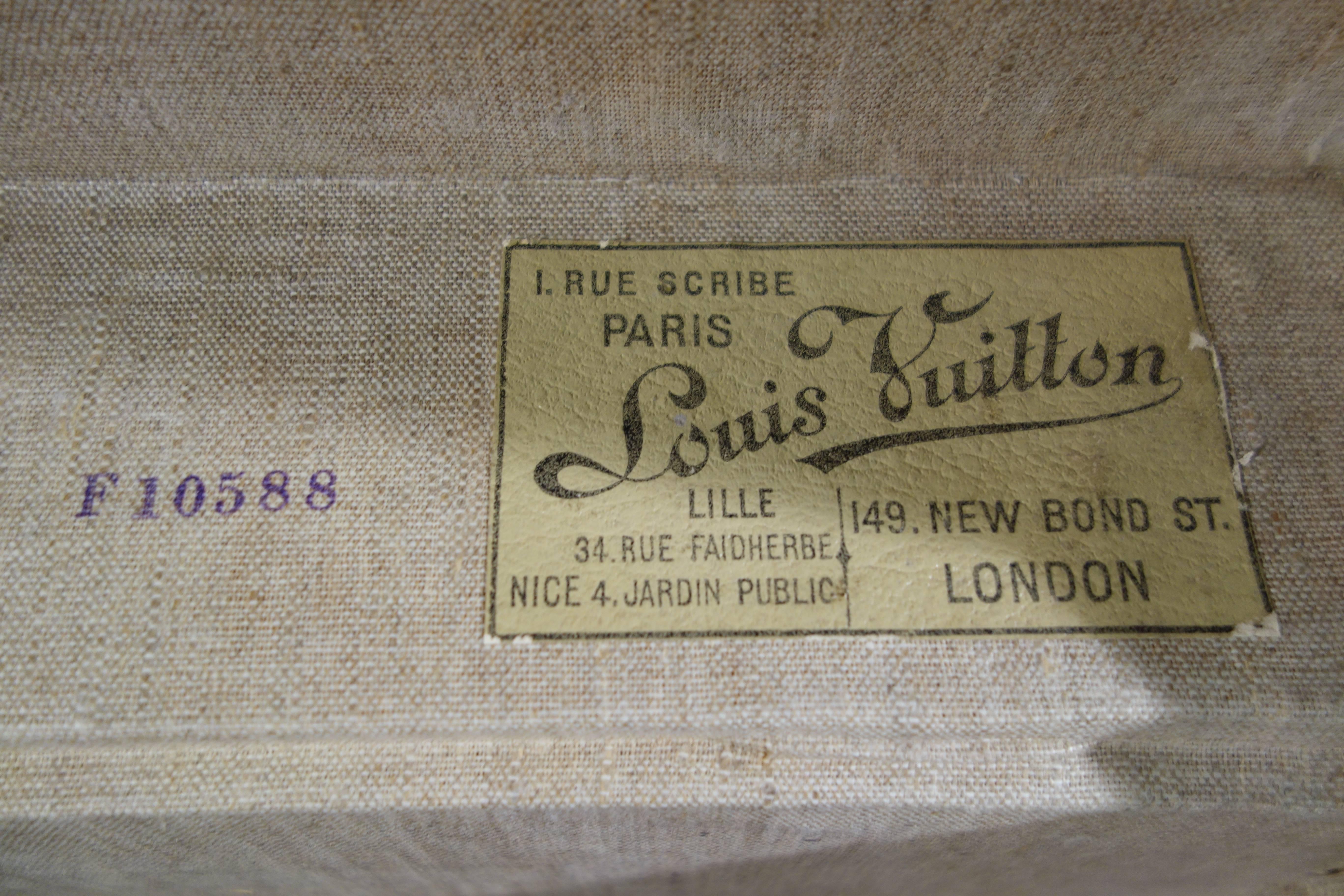1914 Louis Vuitton Steamer Trunk in Black Vuittonite  4