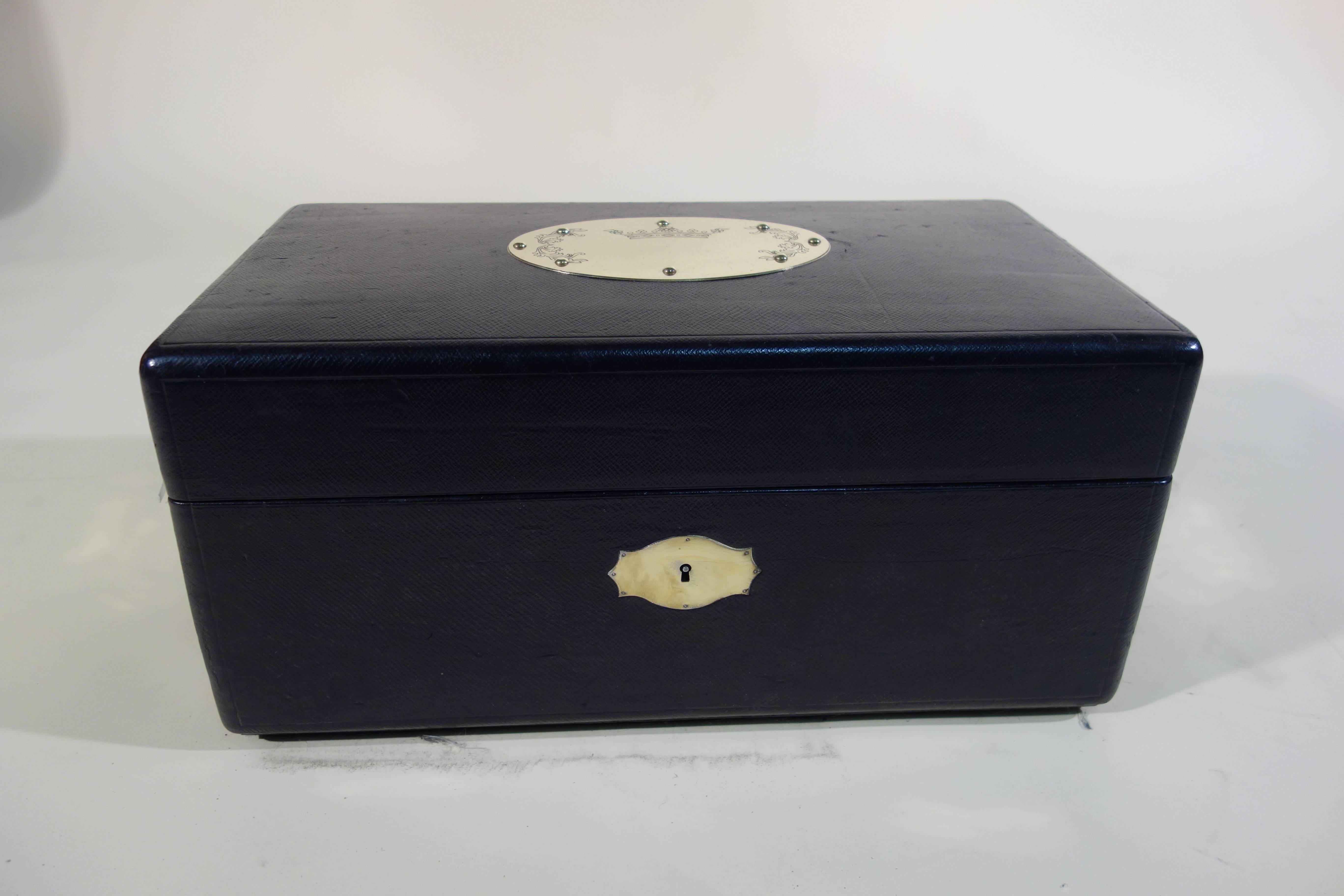 19th Century 1900s Moynat Travel Box with his Key For Sale